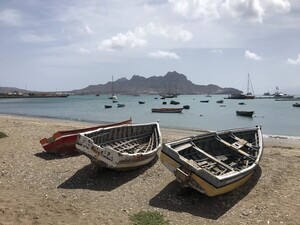 Barques de p&ecirc;che &agrave; Mindelo 