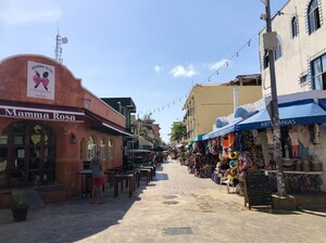 Rues &agrave; Mujeres